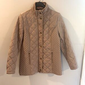 NWOT Appleseed’s tan quilted jacket in a size M